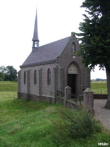 auf der STraße Richtung Stevensweert Sint Annadijk
